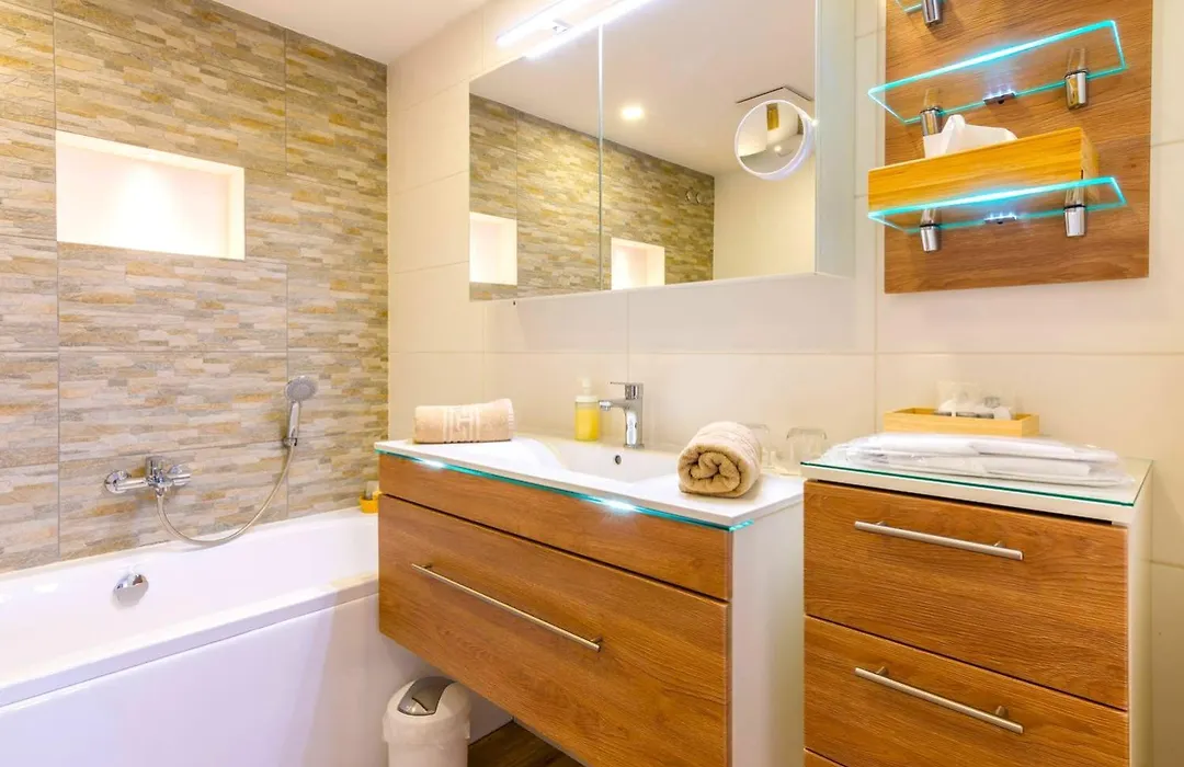 Ferienwohnung Hirschbergsuite - Mit Hotelfrühstück, Sauna, fast direkt am See-1