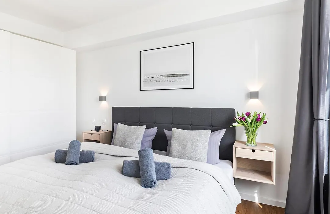 Prora - Apartment mit Sauna, privater Dachterrasse, E-Ladestation und Strandkorb am Strand - Deck54-1