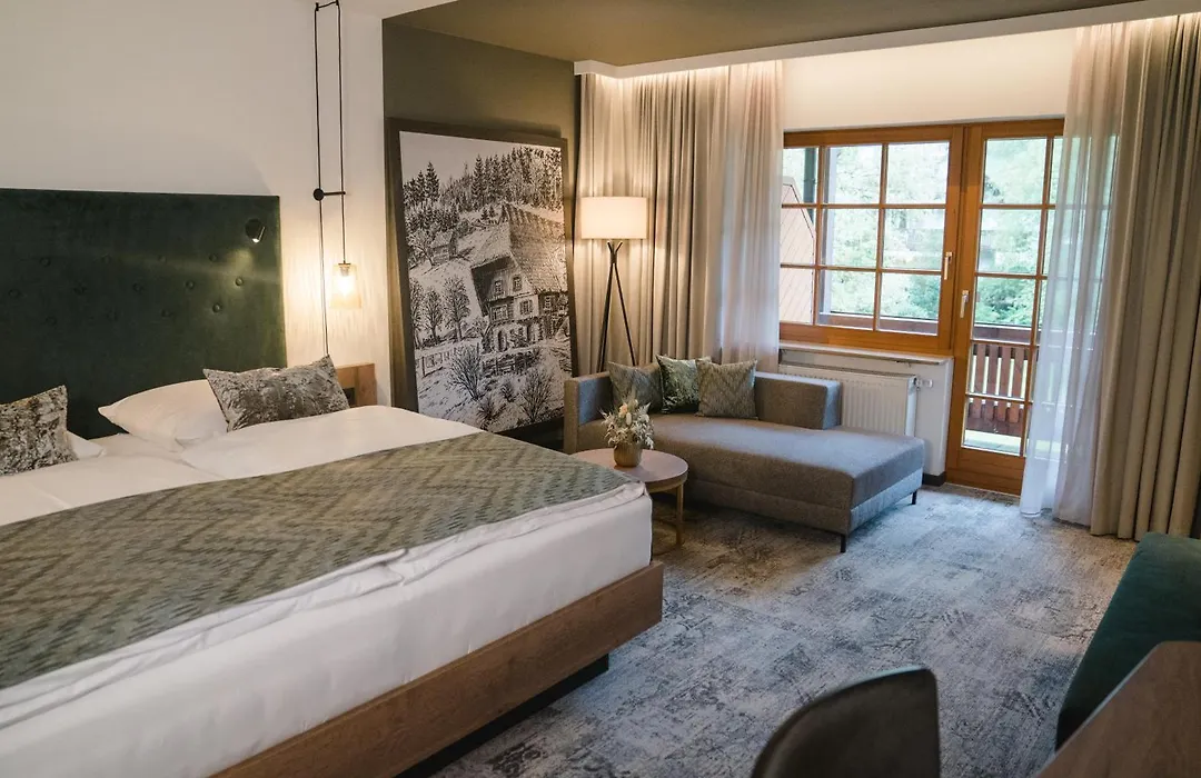 Landhotel Hirschen-1