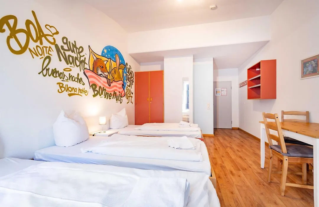 StayInn Hostel und Gästehaus-1