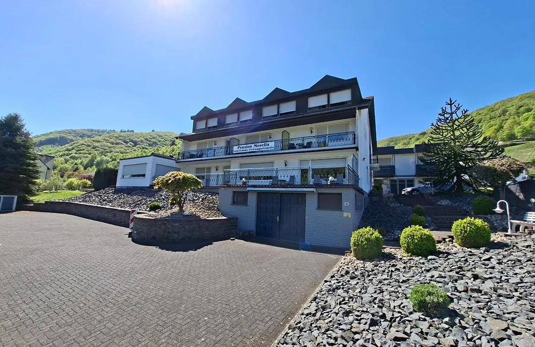 Pension Mosella , Wohnung mit Balkon und Moselblick-1