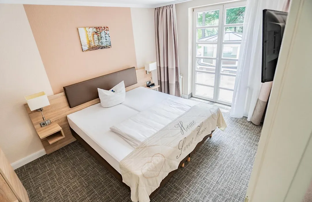 Hotel Waldhalle-1