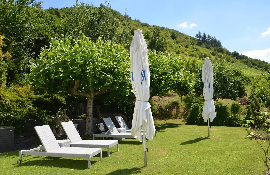 Flair Hotel Am Rosenhuegel - Garni-1