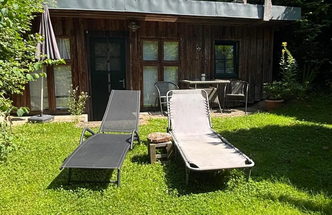 Kleines Ferienhäuschen im Grünen am Wasser-1