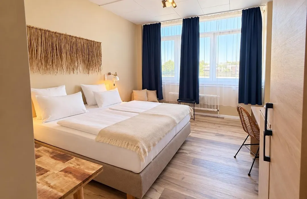 Aqua Hotel-1