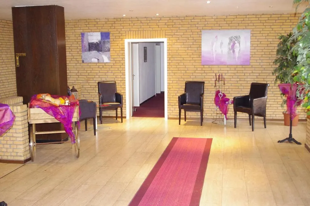 Hotel Garbsener Schweiz-1