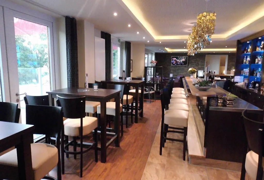 Hotel Oelen & Holgers Brasserie Und Lounge-1