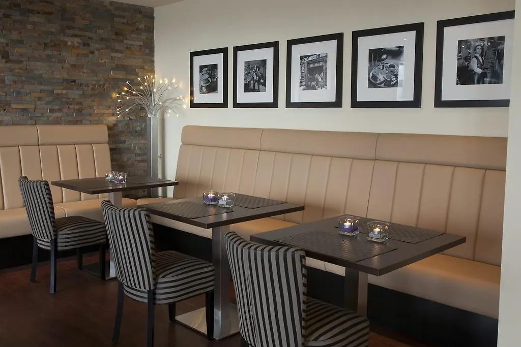 Hotel Oelen & Holgers Brasserie Und Lounge-1