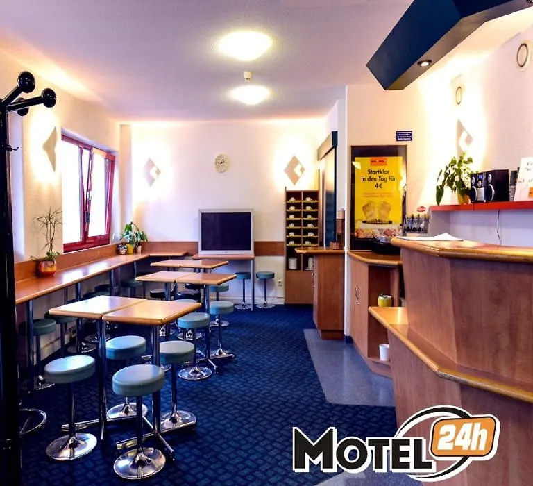 Motel 24H Mannheim-1
