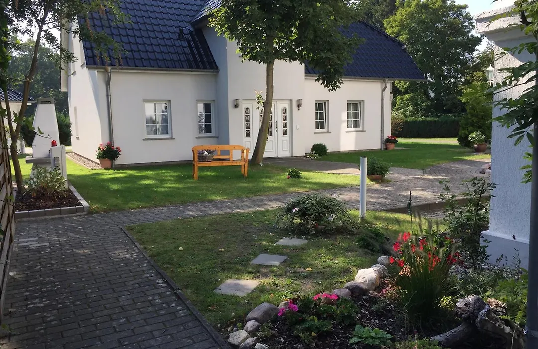 Pension Villa Frohsinn Sellin auf Rügen-1