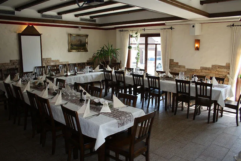 Landhotel Lindenhof-1