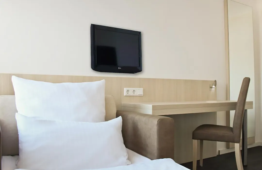 Viva Hotel Lübeck-1