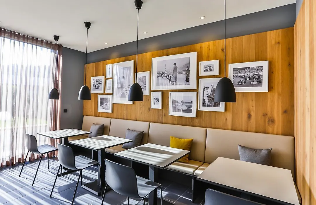 Hotel Garni Maximilian-1