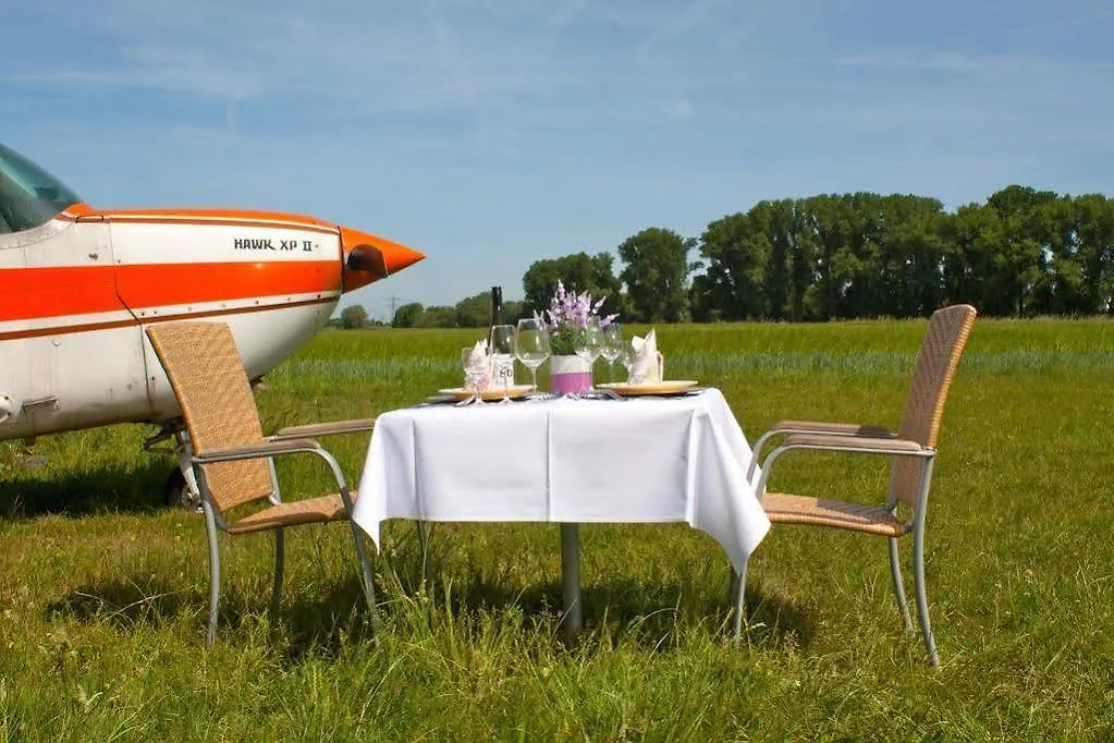 Hotel am Flugplatz B&B-1