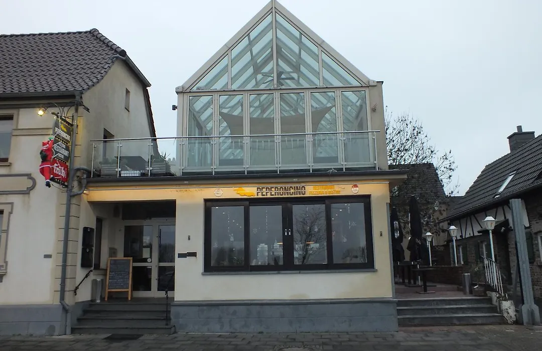 Pension Riverside in Leverkusen Hitdorf am Rhein - Zentral an der A1 und 59-1