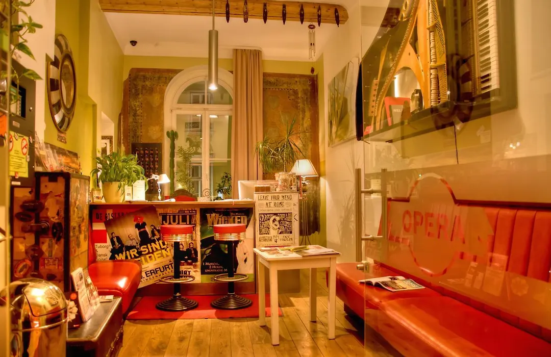 OPERA Hostel-1
