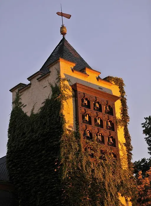 Breuer's Rüdesheimer Schloss-1