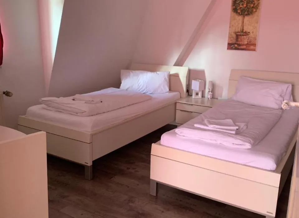 Linde Restaurant&Hotel-1