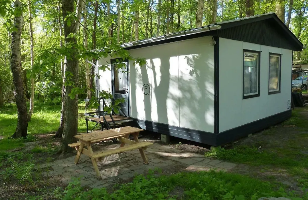 DDR Bungalow direkt am Strand auf Rügen-1
