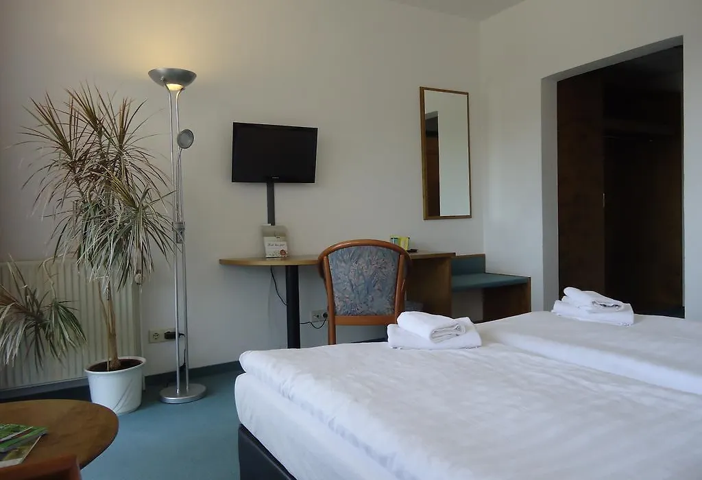 GreenLine Hotel Hellfeld-1