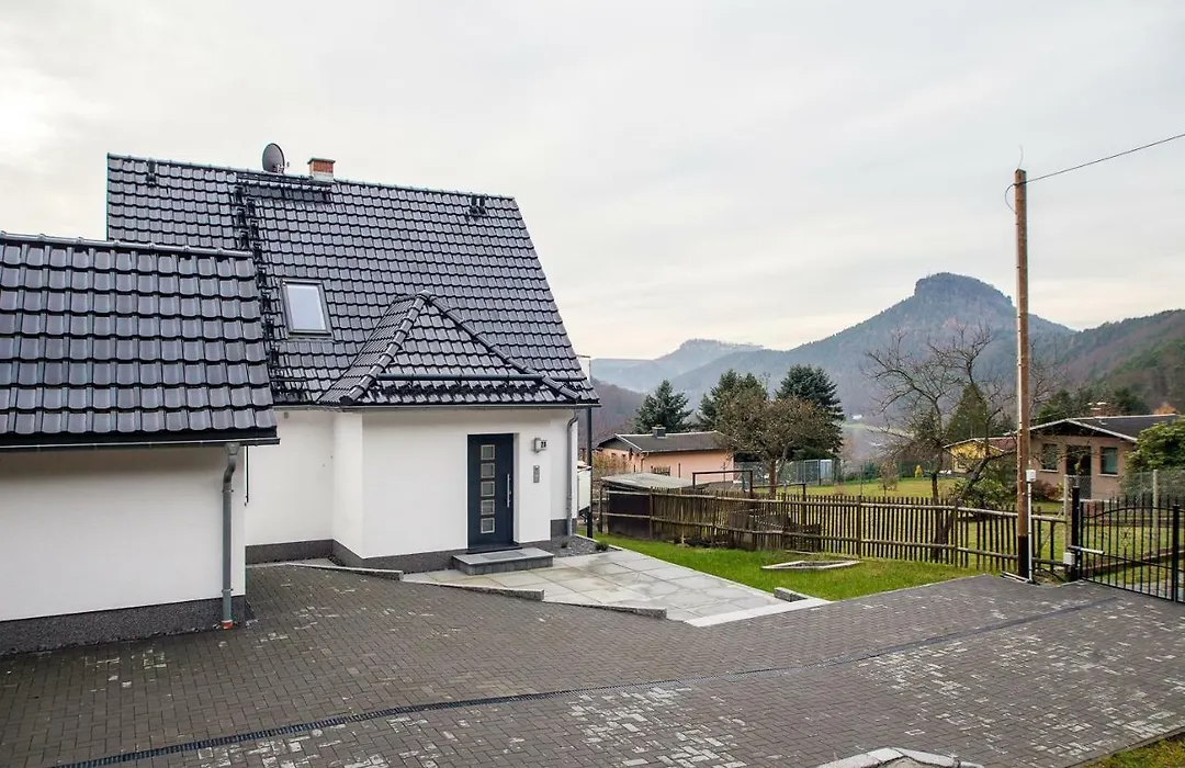 Weinberghaus Prossen-1