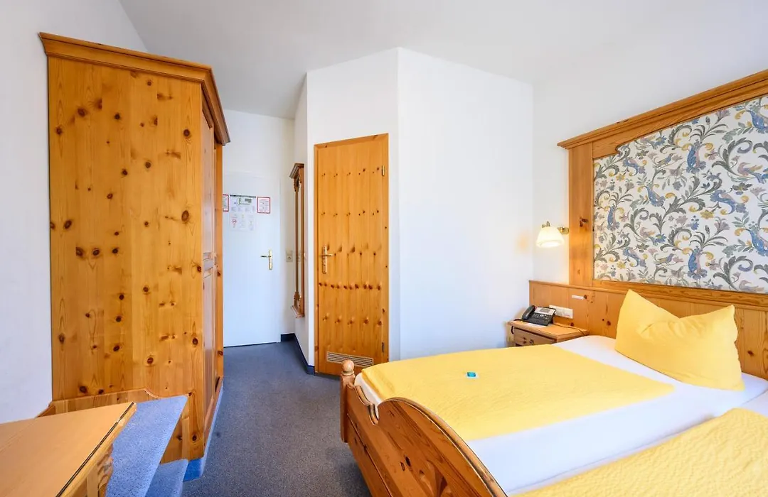 Hotel Goldener Hirsch-1