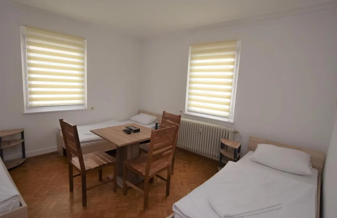 Nuertingen Zimmer Mit Gemeinschaftsraeumen-1