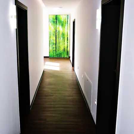 X-Hotel-3