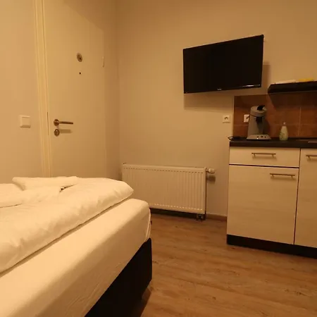 Schiller Pension-2