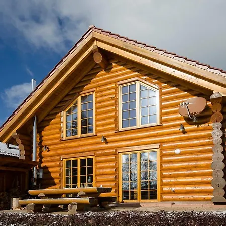 Luxus-Ferienhaus Blockhaus Chalet Nr 1 Toplage am Feldberg mit Sauna, Outdoor-Hottub, Kamin auf 1300m üM-2