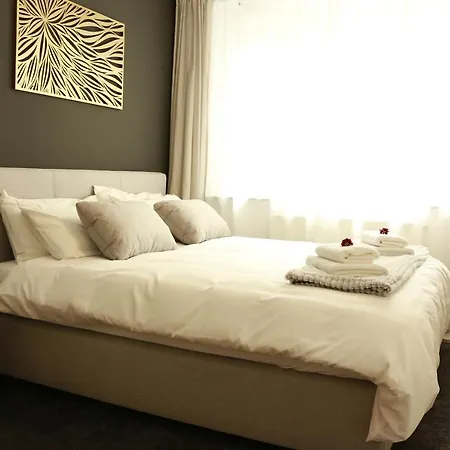 Am City Apartment 24H Self-Check-In, Free Parking, U-Bahn 350M, Netflix-3