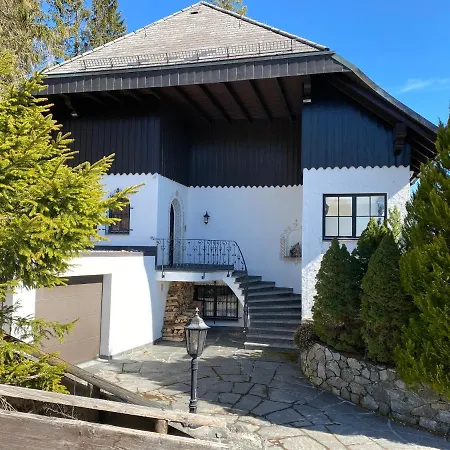 Schwarzwald-Villa mit Indoor-Pool-3