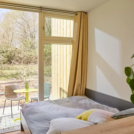 Modern ausgebauter Überseecontainer als Tiny House-2