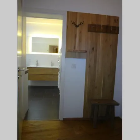 Charmante rustikale Jägersuite mit el Kamin H2O Therme Oberhof-3