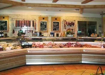 Metzgerei Und Gaestehaus Grandauer-2