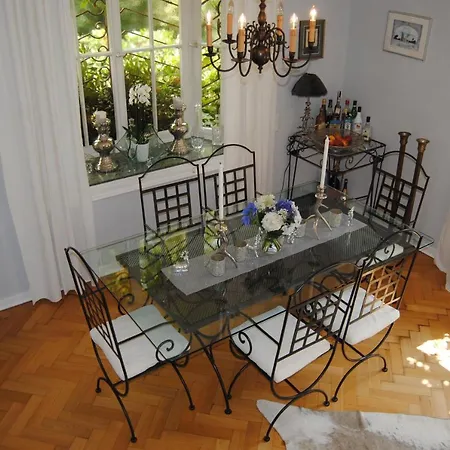 Exklusive Villa am Wald mit Garten, Waldzugang und Sauna-2