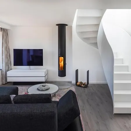 Penthouse mit Dachterrasse, Meerblick, Klimaanlage, Gasgrill, Kamin, Luxus-Design-Apartment, 2 Minuten zum Strand-3