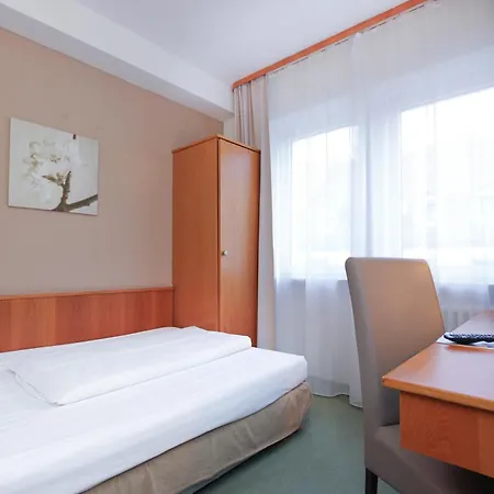 City Hotel Wuerzburg-3