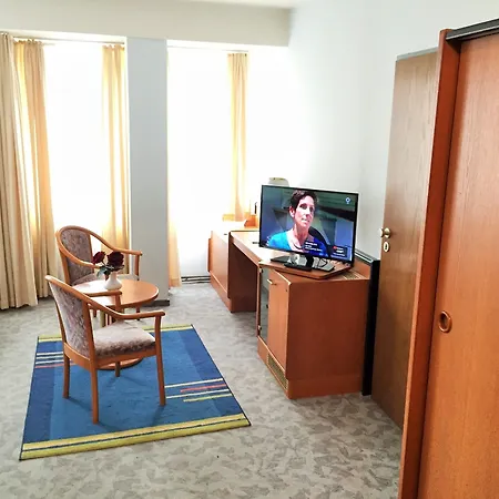 Hotel Ambassador-2