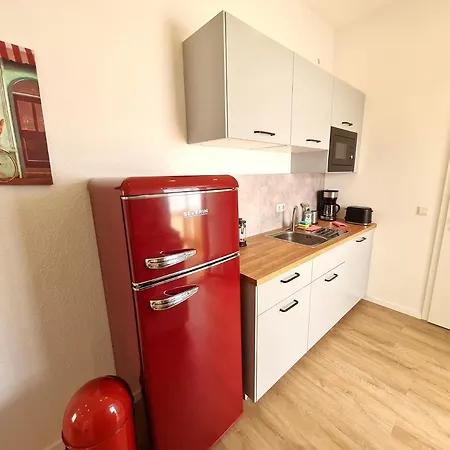 Burgunder - helle und ruhige Wohnung in Uninähe-2