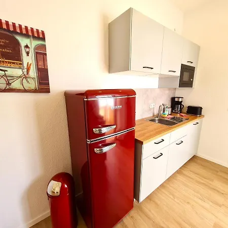 Burgunder - helle und ruhige Wohnung in Uninähe-3