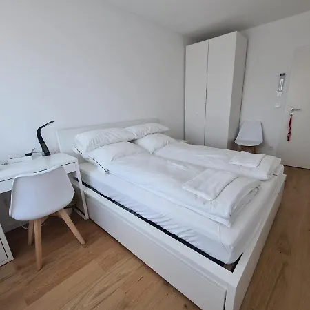 Private Room Near Hannover Fair-3