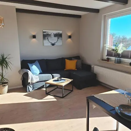 Stylische Wohnung mit Weitblick und großem Balkon-2