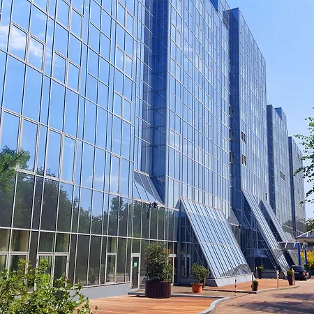Plaza Premium Darmstadt-3