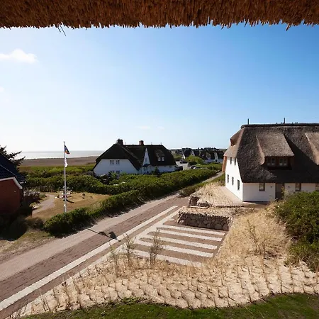 Rantum Dorf - Ferienappartments im Reetdachhaus 3&4-3