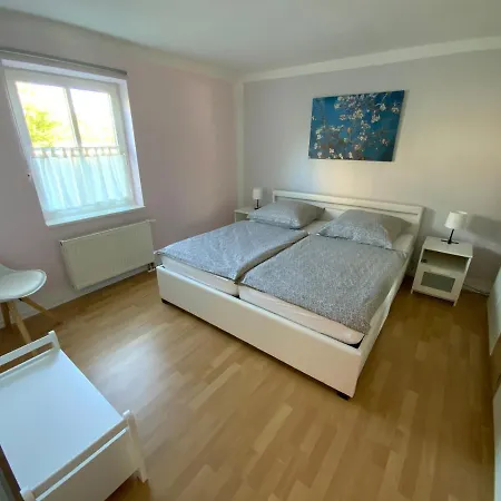 große Wohnung zentral gelegen-3