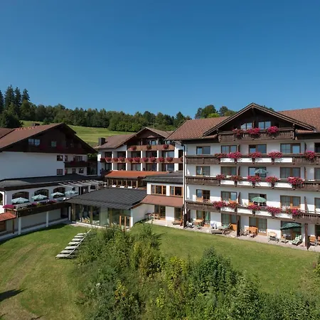 Hartungs Hoteldorf-3