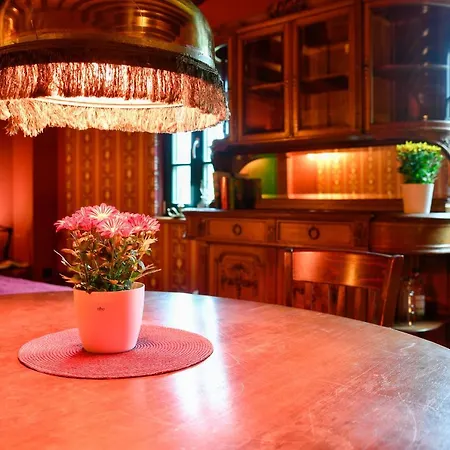 Buchholz Saloon-2