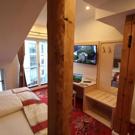Hotel Stadtvilla Laux-2