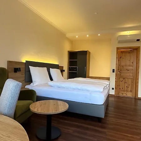Waldhotel zum Bergsee Damme-2